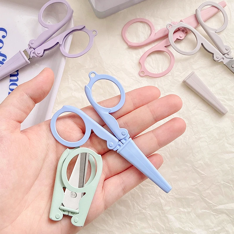 Forbici tascabili e ripiegate per astucci e borsette in vari colori e lama in acciaio inox 214 Kawaii Morandi forbici pieghevoli colorate portachiavi portatile Mini tagliacarte cancelleria coreana strumenti fatti a mano fai
